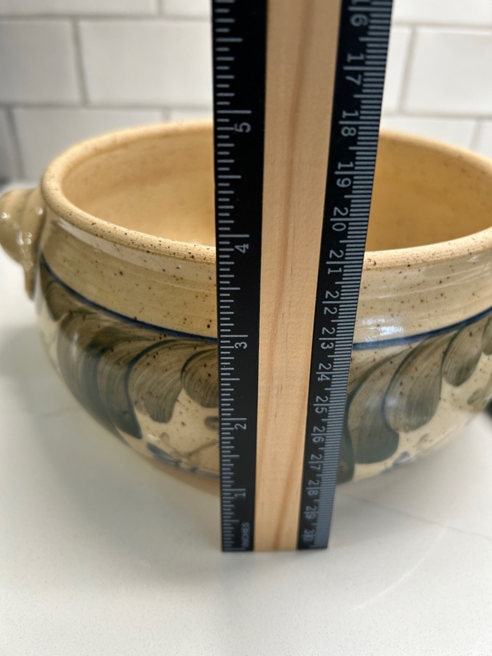 Vintage Pottery Hand-Painted Ceramic Covered Casserole in Green and Cream - Picture 6 of 13